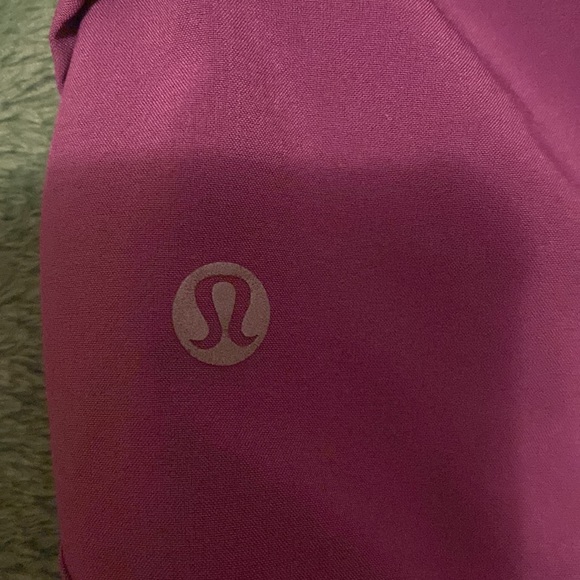 Lululemon Speed Up Shorts - Picture 4 of 5